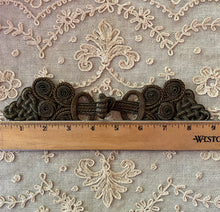 Load image into Gallery viewer, Vintage Antique Style Gold Metallic Closures