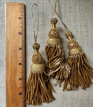 Load image into Gallery viewer, Antique Hand Netted Gold Bullion Tassels