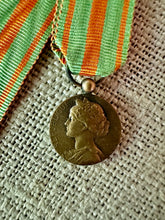 Load image into Gallery viewer, Antique French Patriotic Medal