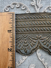 Load image into Gallery viewer, Antique Scalloped Edged Gold Metal Trim
