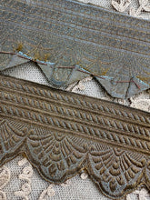 Load image into Gallery viewer, Antique Scalloped Edged Gold Metal Trim