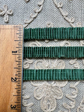 Load image into Gallery viewer, Pleated Petite Grosgrain Ribbon