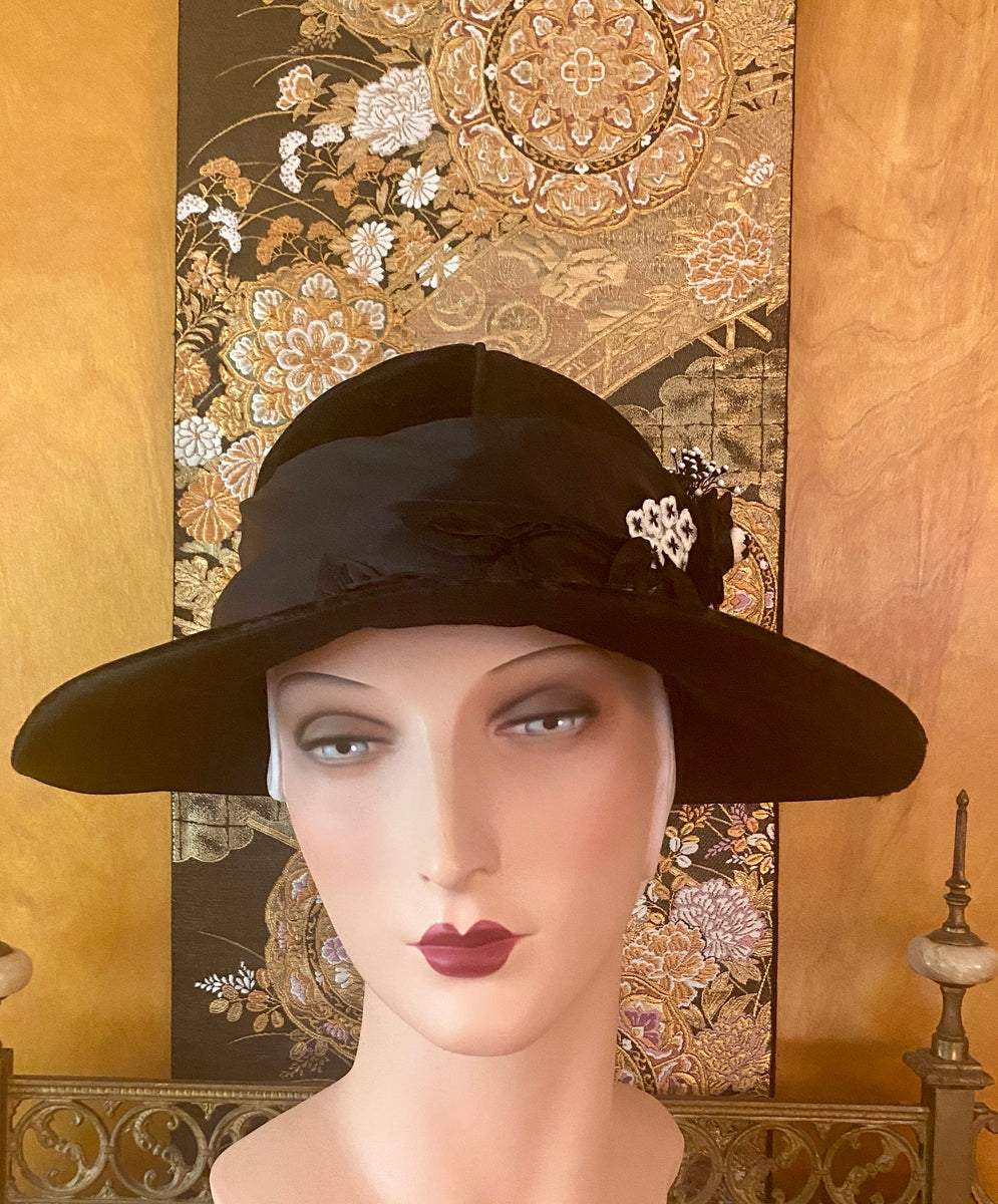 Black Satin and Velvet Antique Hat – Vintage Passementerie display picture 3