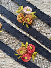 Load image into Gallery viewer, Vintage Arts & Crafts Ombre Roses Trim