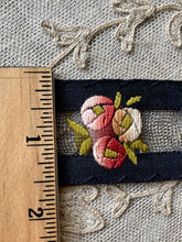 Load image into Gallery viewer, Vintage Arts & Crafts Ombre Roses Trim