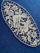 Load image into Gallery viewer, Needle Lace Cherubs