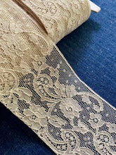 Load image into Gallery viewer, Alencon Antique Lace