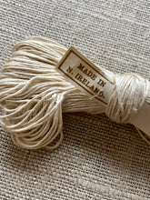 Load image into Gallery viewer, Barbour's Linen Carpet Thread