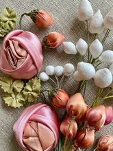 Load image into Gallery viewer, Vintage Spun Cotton Buds For Ribbon Work