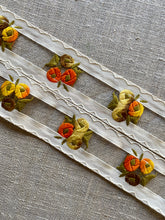 Load image into Gallery viewer, Vintage Arts & Crafts Ombre Roses Trim