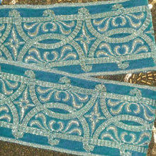 Load image into Gallery viewer, Vintage French Silk Velvet & Tinsel Trim