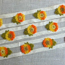 Load image into Gallery viewer, Vintage Ombre Embroidered Flower Trim