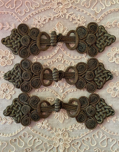 Vintage Antique Style Gold Metallic Closures