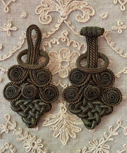 Load image into Gallery viewer, Vintage Antique Style Gold Metallic Closures