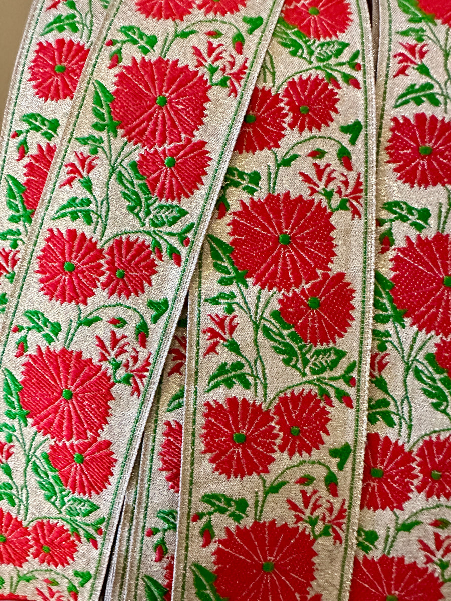 Vintage Silver Metallic and Red Flowered Ribbon – Vintage Passementerie