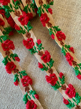 Load image into Gallery viewer, Vintage Ribbon Rococo Trim