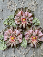 Load image into Gallery viewer, French Ombre Ribbon Work Pansy Corsage