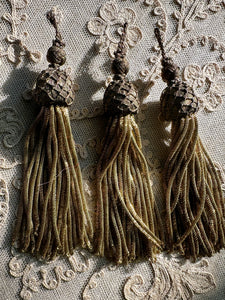 Gold Bullion Antique Tassels  Netted Top