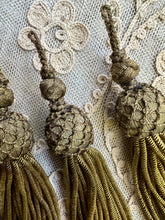 Load image into Gallery viewer, Gold Bullion Antique Tassels  Netted Top