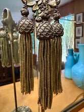 Load image into Gallery viewer, Gold Bullion Antique Tassels  Netted Top