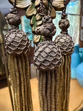 Load image into Gallery viewer, Gold Bullion Antique Tassels  Netted Top