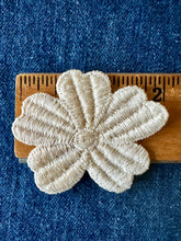 Load image into Gallery viewer, Vintage Finely Woven Cotton Flowers One Dozen