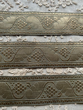 Load image into Gallery viewer, Antique Bronze/Gold Metal Trim