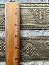 Load image into Gallery viewer, Antique Bronze/Gold Metal Trim