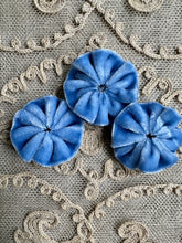 Load image into Gallery viewer, Vintage Velvet Flowers for Ribbon Work