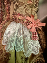 Load image into Gallery viewer, Vintage Net Lace Trim with Leaf &amp; Berry Design, Scalloped Border Lace by the Yard