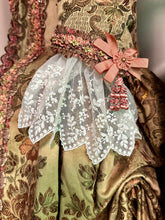 Load image into Gallery viewer, Vintage Net Lace Trim with Leaf &amp; Berry Design, Scalloped Border Lace by the Yard