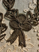 Load image into Gallery viewer, Antique Brass Metal Wreath Applique