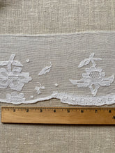 Load image into Gallery viewer, Antique Limerick Lace