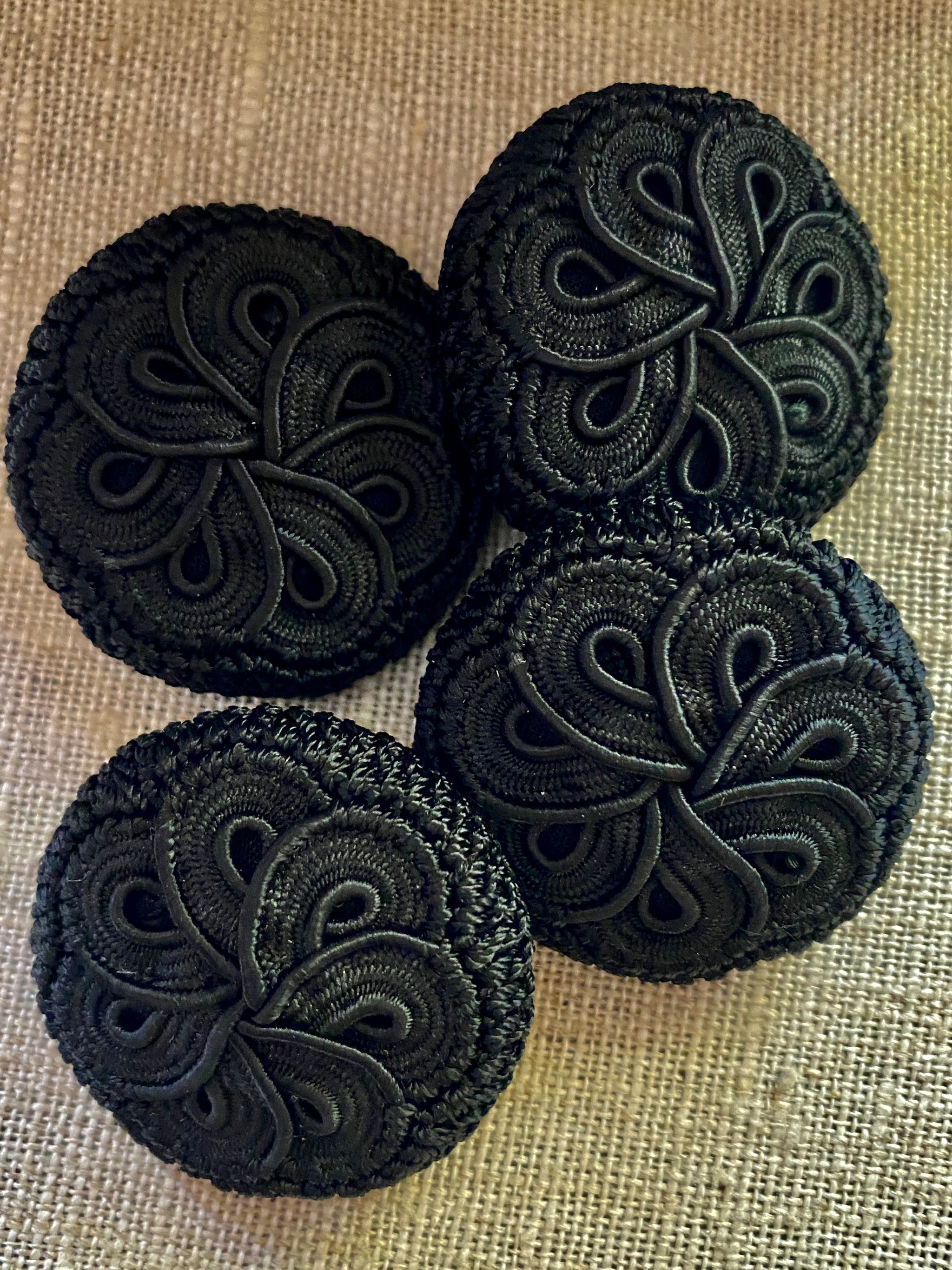 Boucles d'oreilles traversantes chaînes avec plume tombante Plaqué or