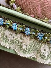 Load image into Gallery viewer, French Rococo Flower Antique Trim