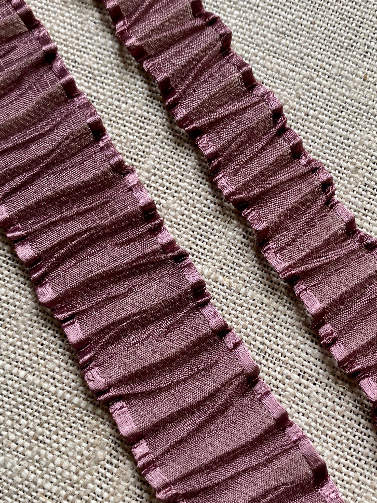 Organdy Ribbion Mokuba Pleated Organdy Ribbon with Satin Edges – Vintage Passementerie