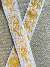 Load image into Gallery viewer, Vintage French Floral Trim