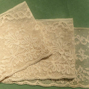 Antique Alencon Style French Lace Swags Scalloped Border