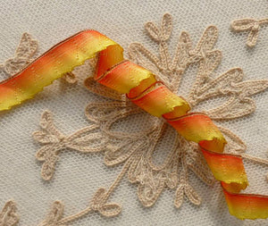 Antique Woven Patterned Scalloped Ombre Ribbon