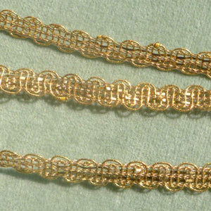 Dainty Gold Metal Trim with Scalloped Borders