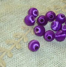 Load image into Gallery viewer, Vintage Silky Floss covered Beads